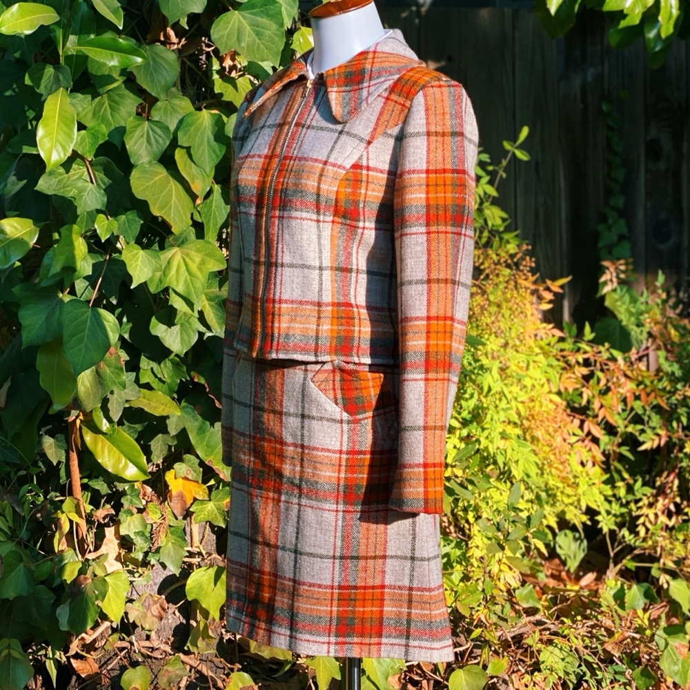 SOLD Intuitions Plaid Wool Skirt & Jacket Set - Picture 3 of 10